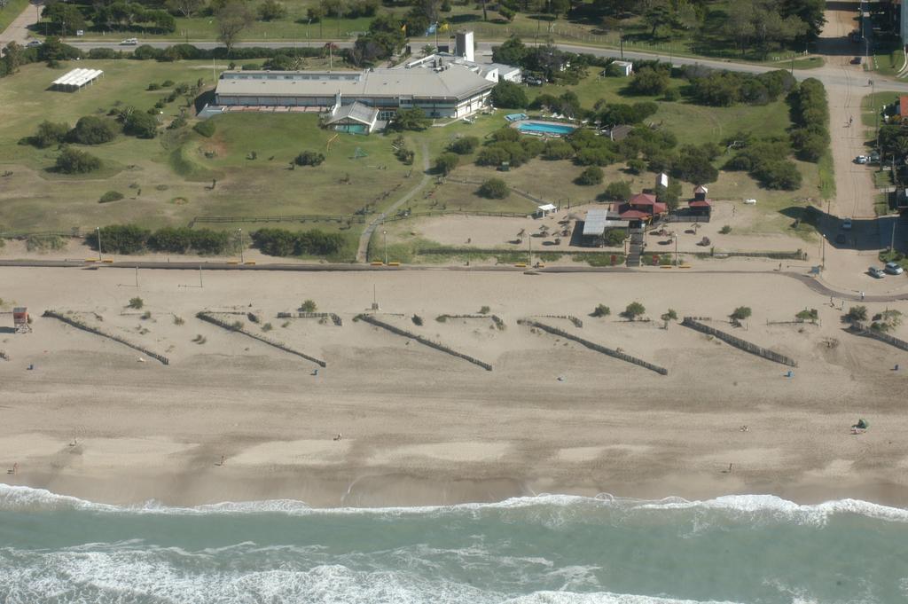 Hotel Aca Villa Gesell Bagian luar foto